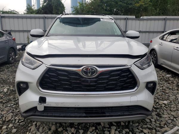 2022 TOYOTA HIGHLANDER Platinum