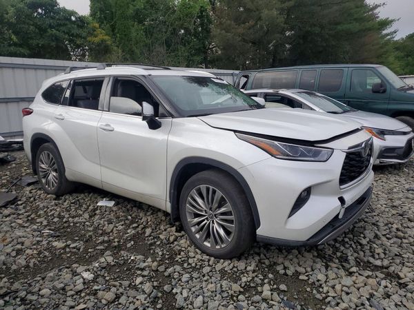 2022 TOYOTA HIGHLANDER Platinum