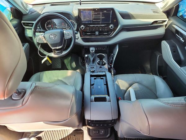 2022 TOYOTA HIGHLANDER Platinum