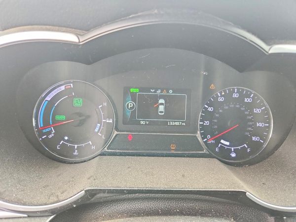 2015 KIA OPTIMA GL - Middle-low