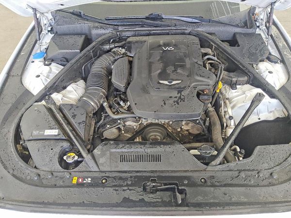 2019 GENESIS G80 — Engine bay