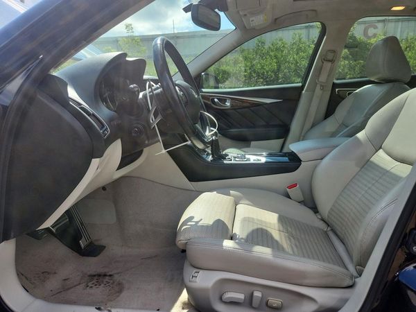 2016 INFINITI Q50