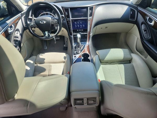 2016 INFINITI Q50