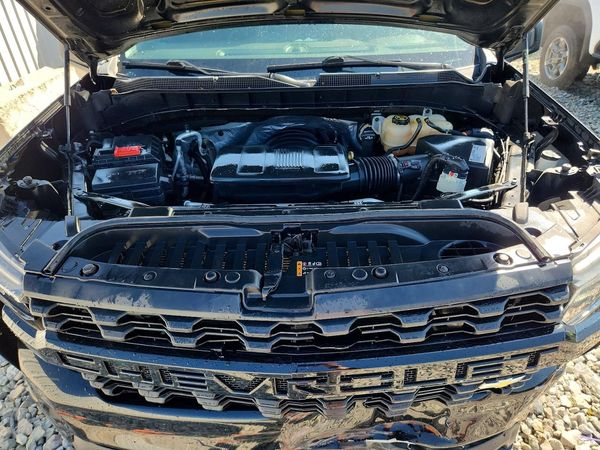 2021 CHEVROLET SILVERADO Custom — Engine bay
