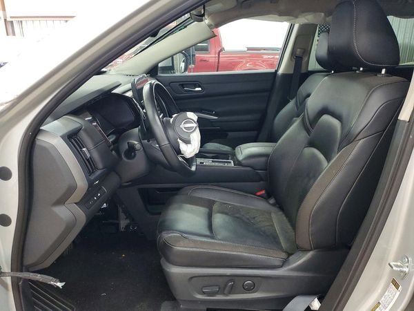 2025 NISSAN PATHFINDER SL — DENT