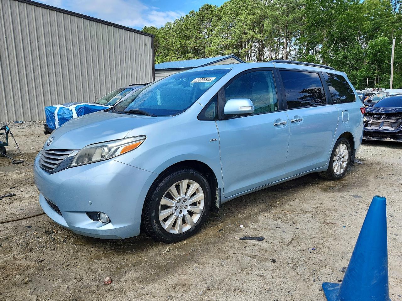 2016 TOYOTA SIENNA