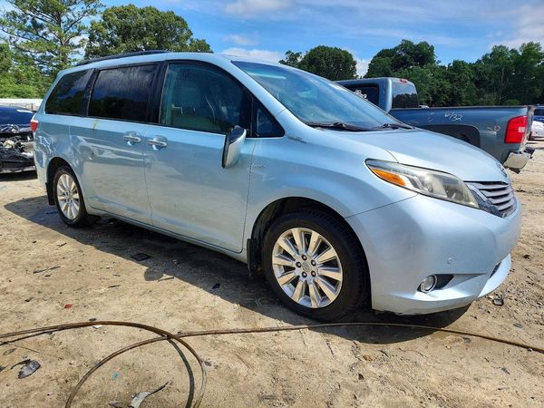 2016 TOYOTA SIENNA