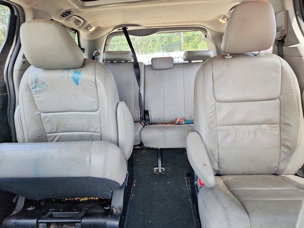 2016 TOYOTA SIENNA