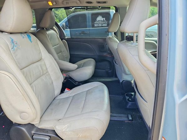 2016 TOYOTA SIENNA