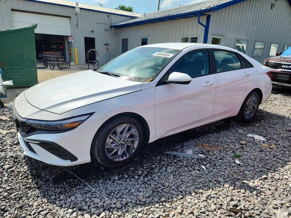 2024 HYUNDAI ELANTRA
