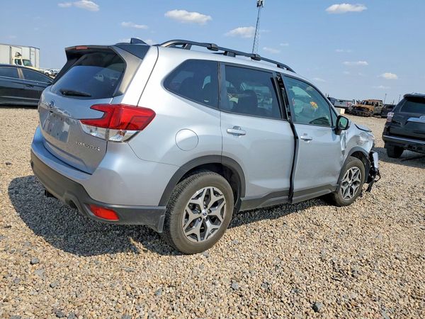 2024 SUBARU FORESTER Premium