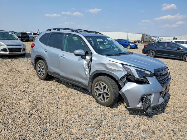 2024 SUBARU FORESTER Premium