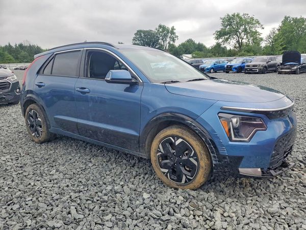 2023 KIA NIRO