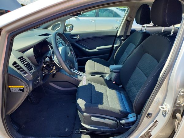 2016 KIA FORTE GL (Middle-Low Grade)