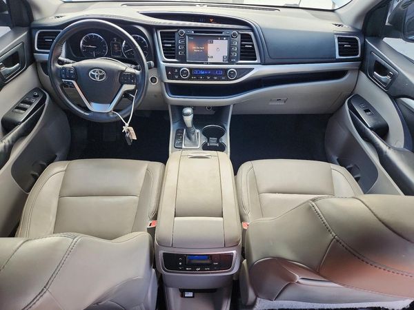 2015 TOYOTA HIGHLANDER