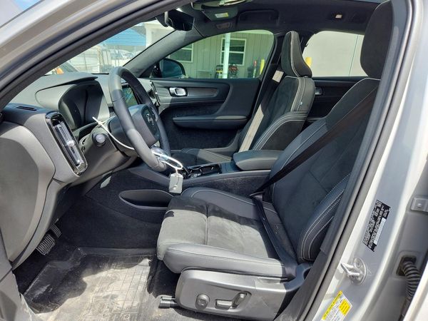 2023 VOLVO C40 Plus Dark