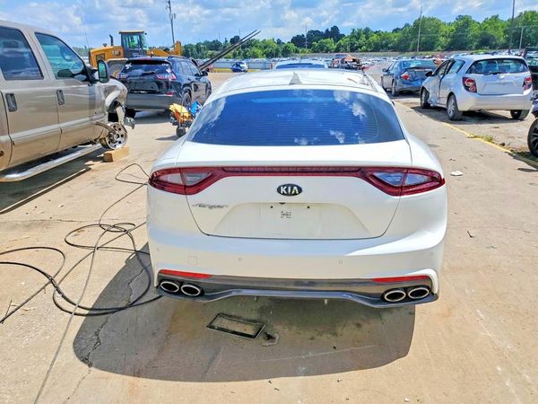 2019 KIA STINGER