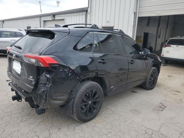 2022 TOYOTA RAV4 SE