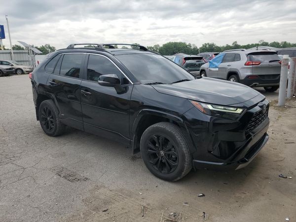 2022 TOYOTA RAV4 SE