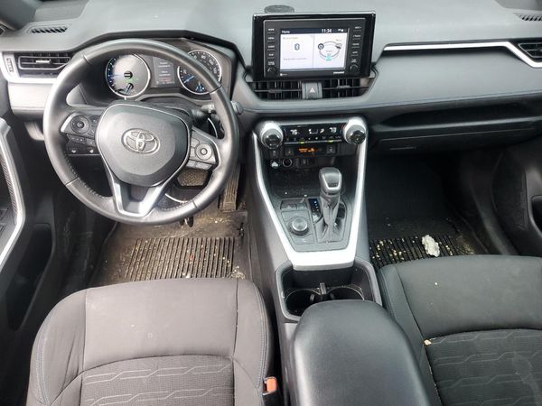 2022 TOYOTA RAV4 SE