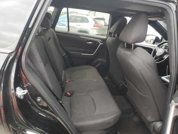 2022 TOYOTA RAV4 SE