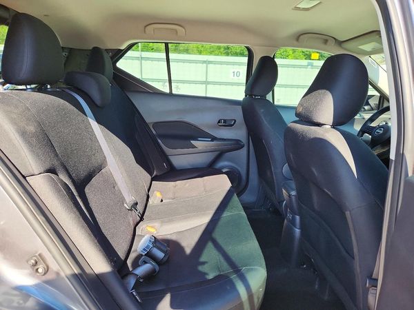 2024 NISSAN KICKS