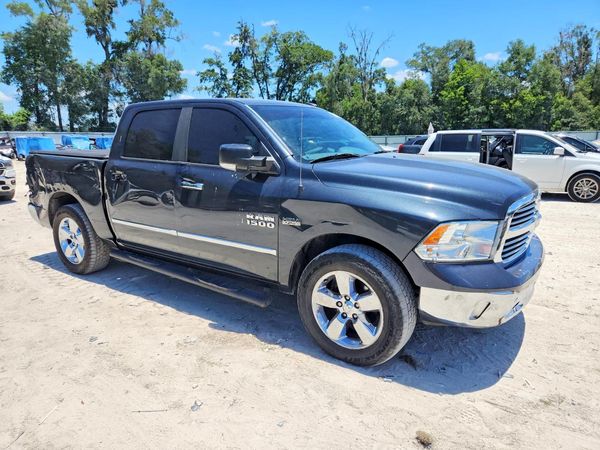 2016 RAM 1500 SLT