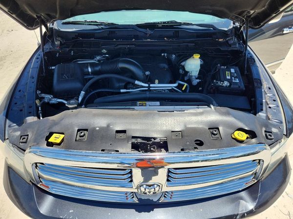 2016 RAM 1500 SLT