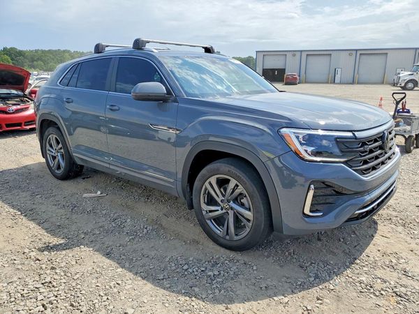 2024 VOLKSWAGEN ATLAS CROSS SPORT 4Motion SEL R-Line — Passenger 3/4