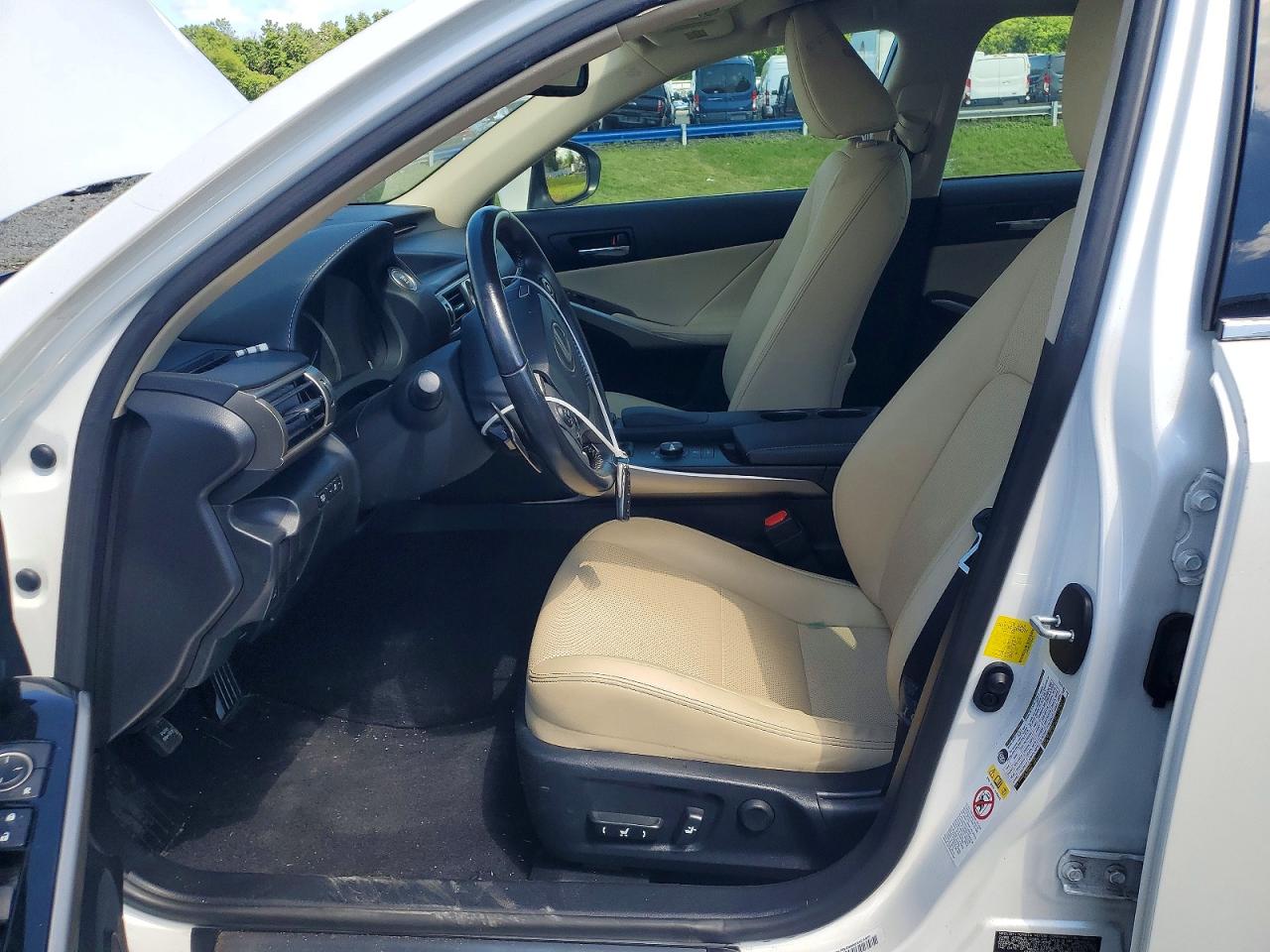 2016 LEXUS IS 300