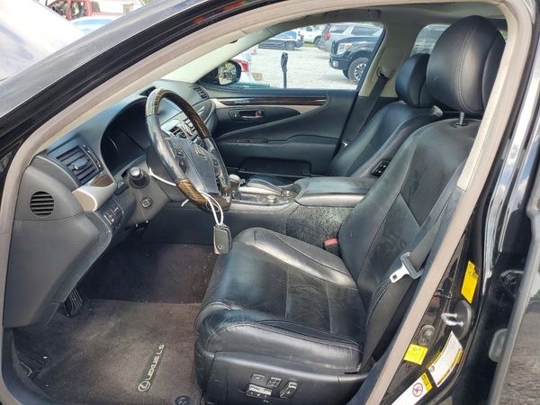 2013 LEXUS LS 460