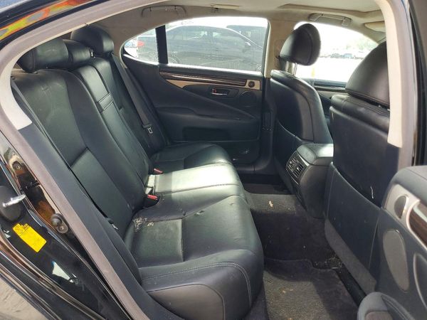 2013 LEXUS LS 460