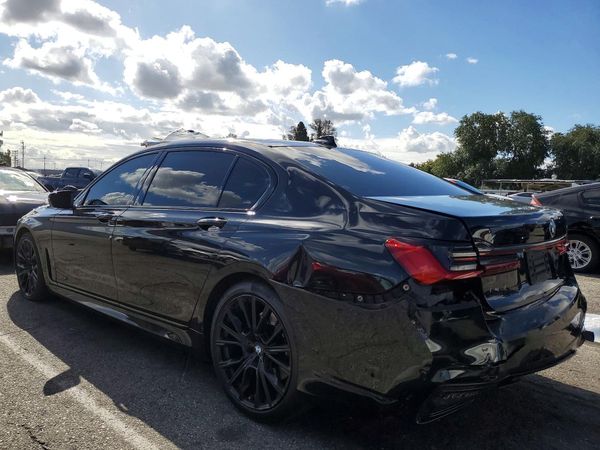 2021 BMW 740