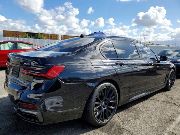 2021 BMW 740