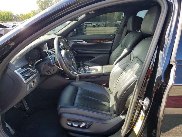 2021 BMW 740