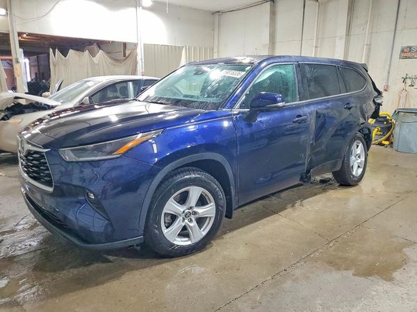 2021 TOYOTA HIGHLANDER LE