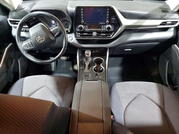 2021 TOYOTA HIGHLANDER LE