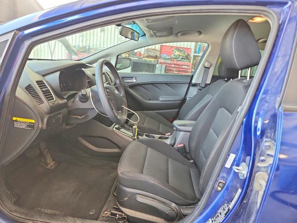 2017 KIA FORTE LX Base