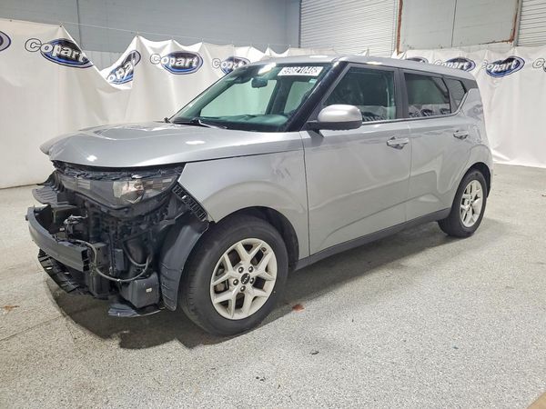 2023 KIA SOUL LX, S