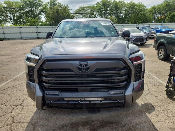 2025 TOYOTA TUNDRA SR5