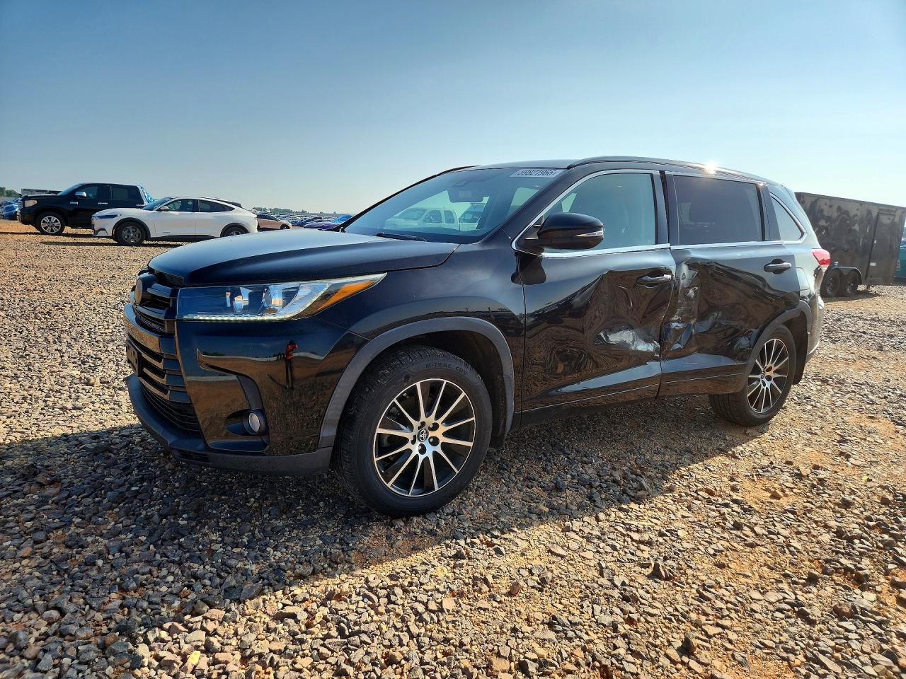 2017 TOYOTA HIGHLANDER SE/XLE