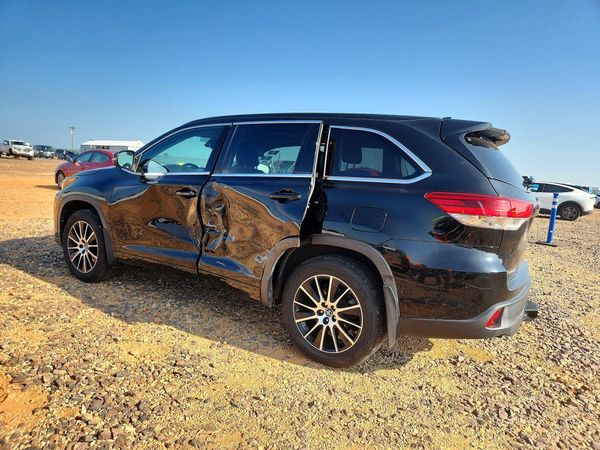 2017 TOYOTA HIGHLANDER SE/XLE