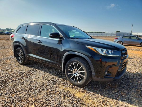 2017 TOYOTA HIGHLANDER SE/XLE