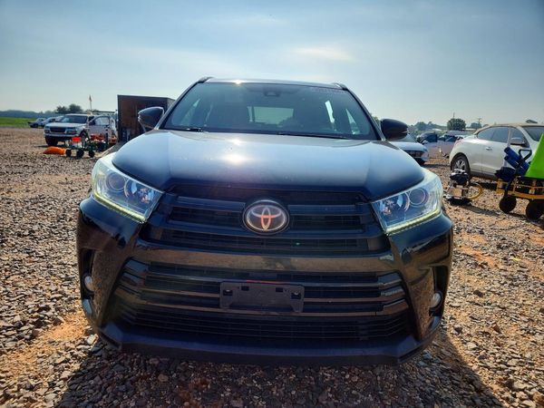 2017 TOYOTA HIGHLANDER SE/XLE