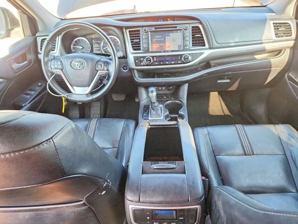 2017 TOYOTA HIGHLANDER SE/XLE