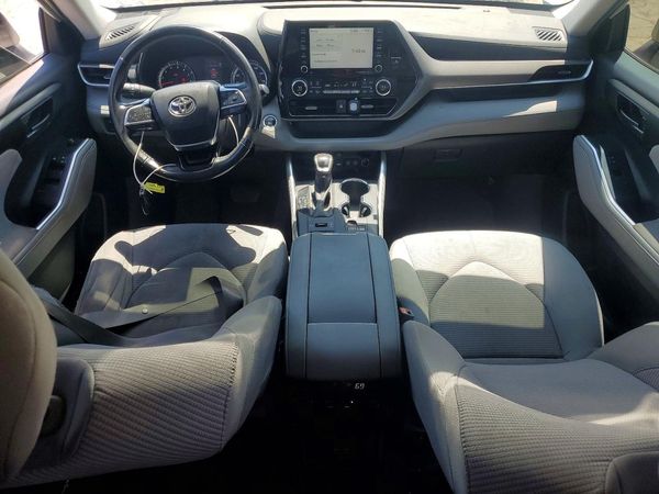 2021 TOYOTA HIGHLANDER LE