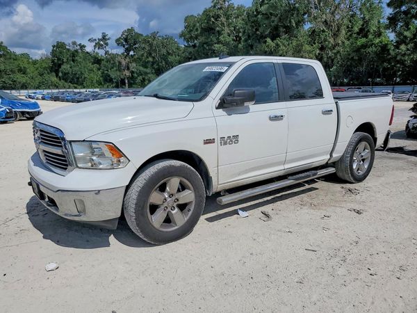 2015 RAM 1500 SLT