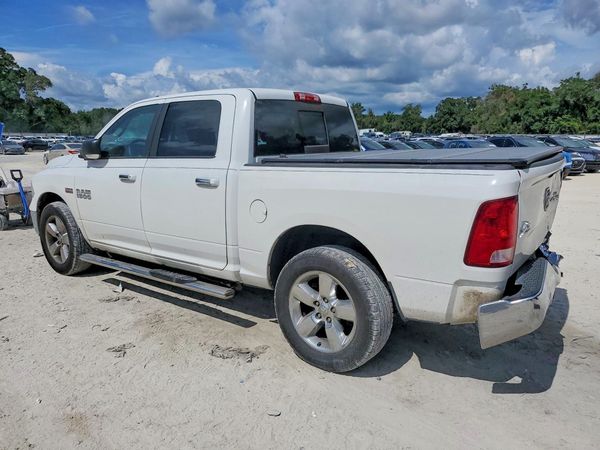 2015 RAM 1500 SLT