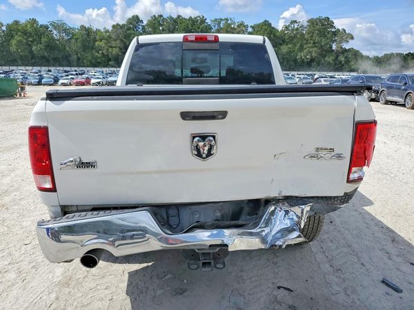 2015 RAM 1500 SLT