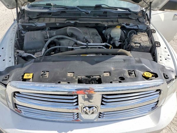 2015 RAM 1500 SLT